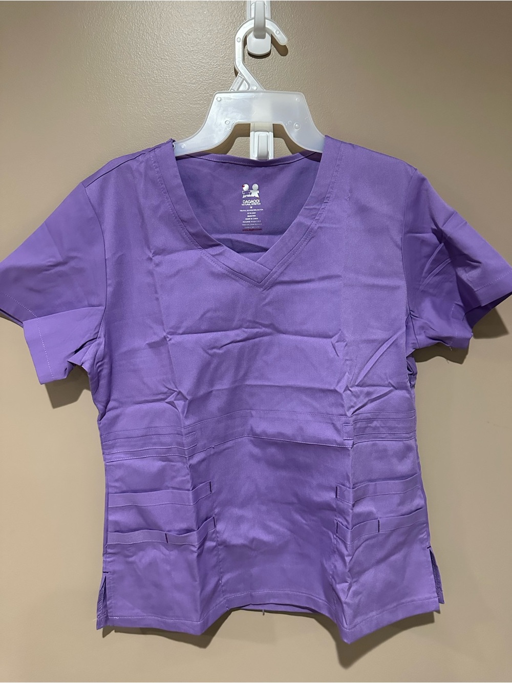 Unbranded V‑Neck Scrub Top in Lavender Purple